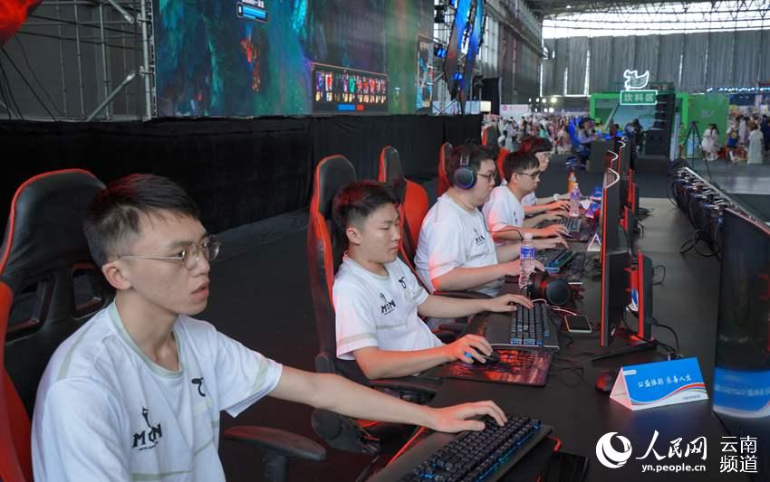 瞩目的焦点 瞩目的焦点