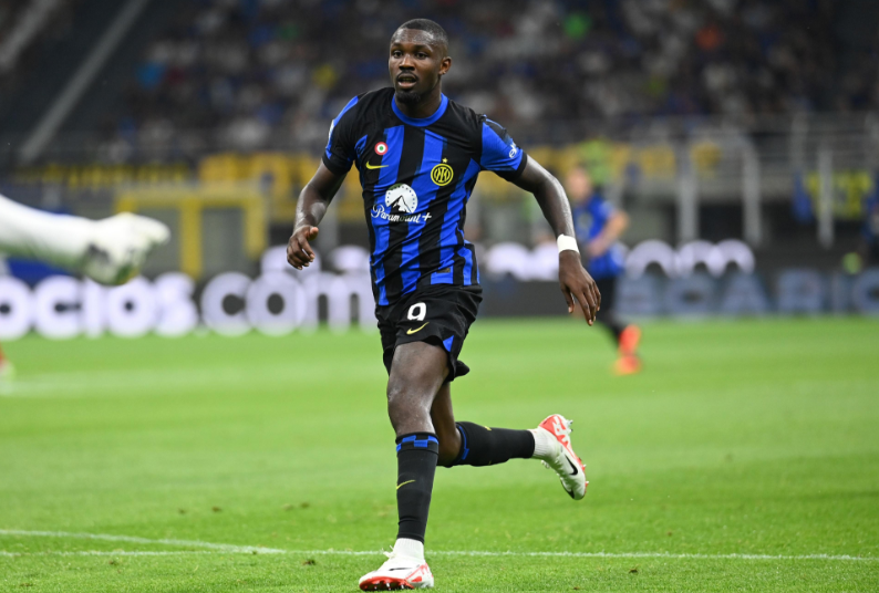 休赛期并未 休赛期并未