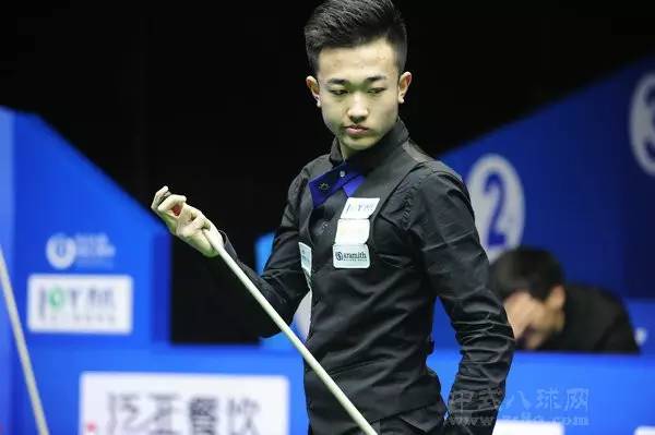 侧斜向跑位 侧斜向跑位